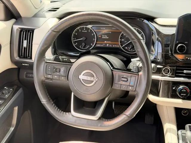 2023 Nissan Pathfinder SL 4WD