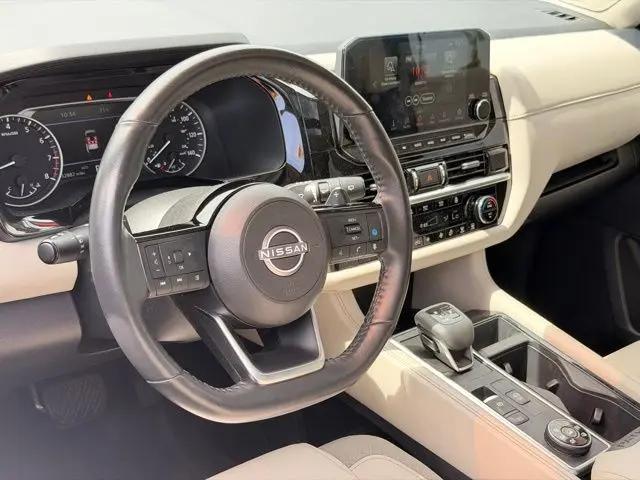 2023 Nissan Pathfinder SL 4WD