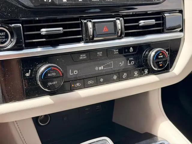 2023 Nissan Pathfinder SL 4WD