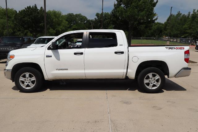 2017 Toyota Tundra SR5 5.7L V8