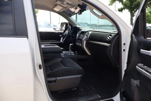 2017 Toyota Tundra SR5 5.7L V8