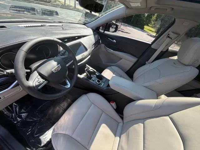 2022 Cadillac XT4 AWD Premium Luxury