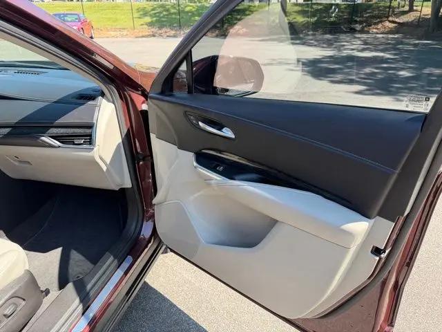 2022 Cadillac XT4 AWD Premium Luxury