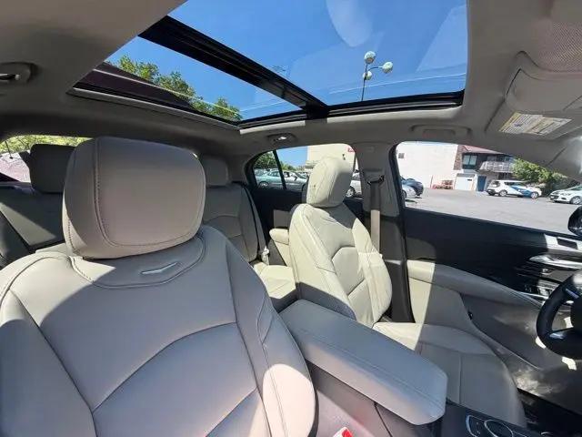 2022 Cadillac XT4 AWD Premium Luxury