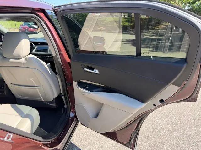 2022 Cadillac XT4 AWD Premium Luxury