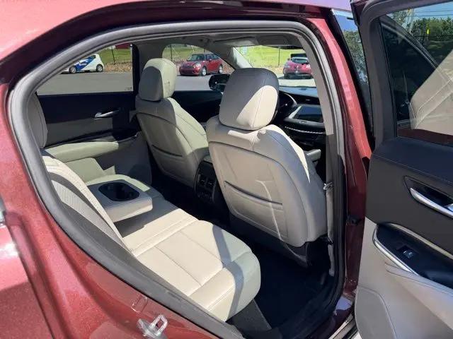 2022 Cadillac XT4 AWD Premium Luxury