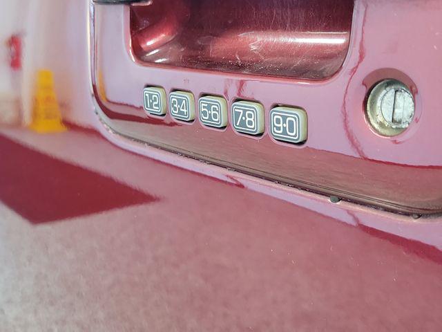 2006 Lincoln Mark LT Base