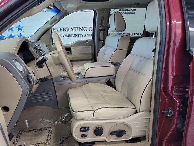 2006 Lincoln Mark LT Base