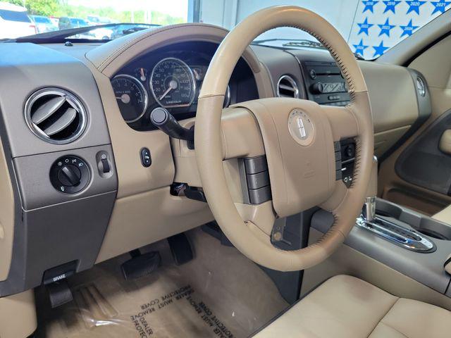 2006 Lincoln Mark LT Base