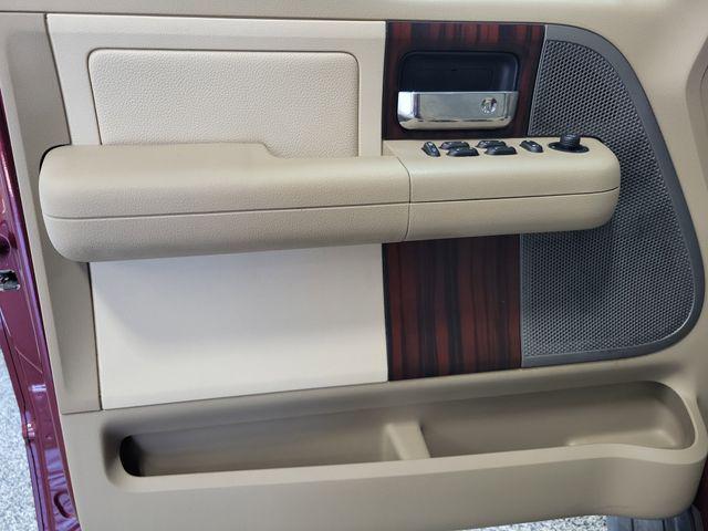 2006 Lincoln Mark LT Base