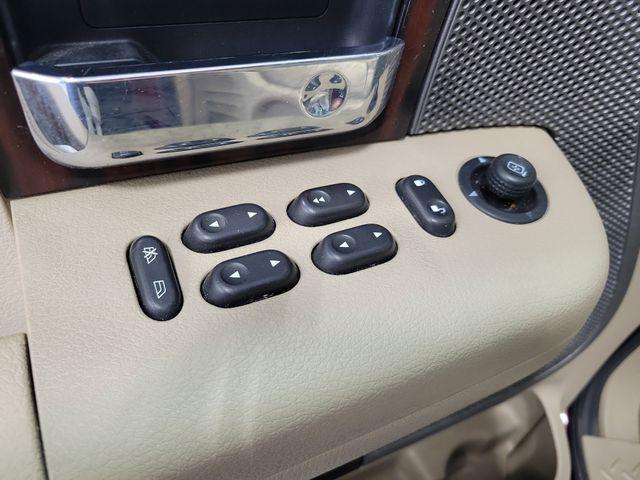 2006 Lincoln Mark LT Base