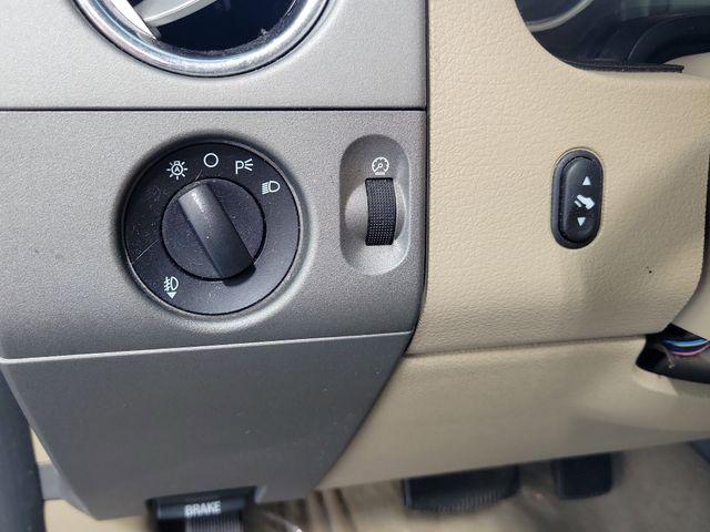 2006 Lincoln Mark LT Base