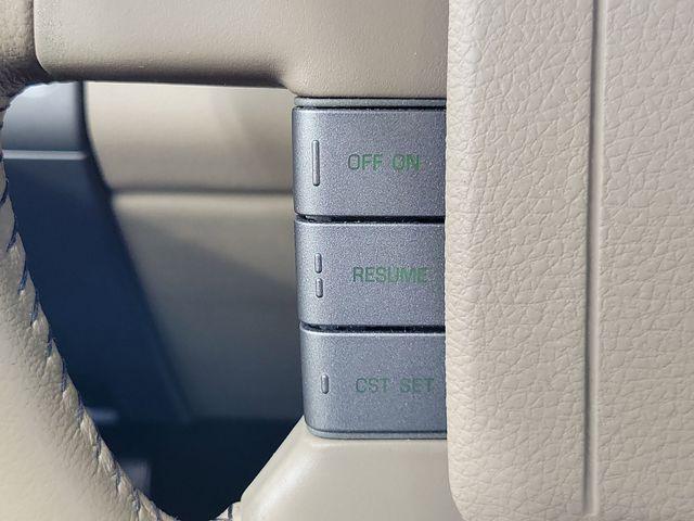 2006 Lincoln Mark LT Base