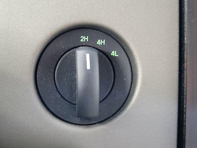 2006 Lincoln Mark LT Base