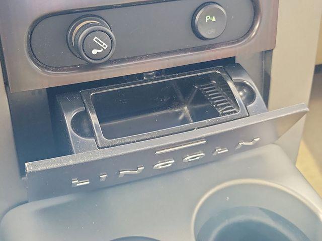 2006 Lincoln Mark LT Base