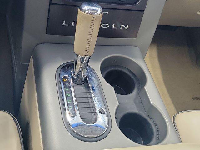 2006 Lincoln Mark LT Base