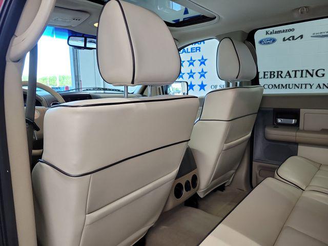 2006 Lincoln Mark LT Base