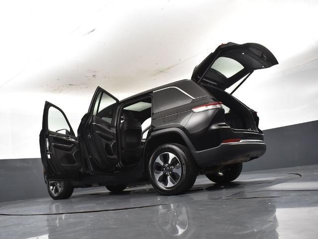 2024 Jeep Grand Cherokee Base