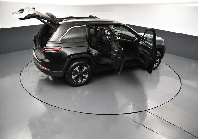 2024 Jeep Grand Cherokee Base