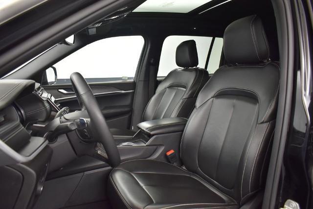 2024 Jeep Grand Cherokee Base