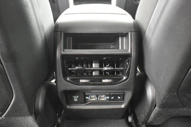 2024 Jeep Grand Cherokee Base