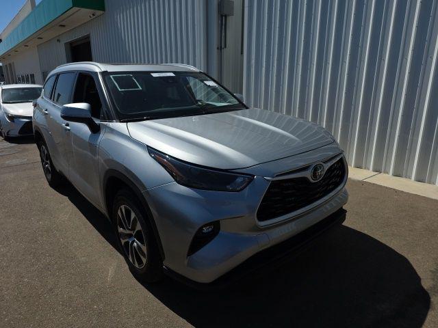 2024 Toyota Highlander LE for sale in Selma, CA