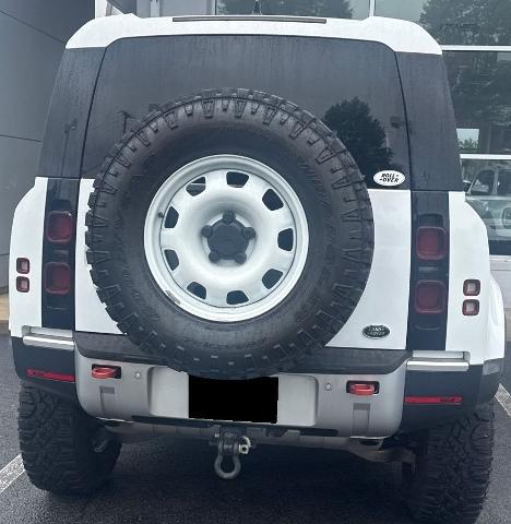 2022 Land Rover Defender 110 SE