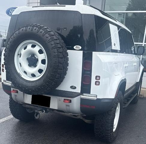2022 Land Rover Defender 110 SE
