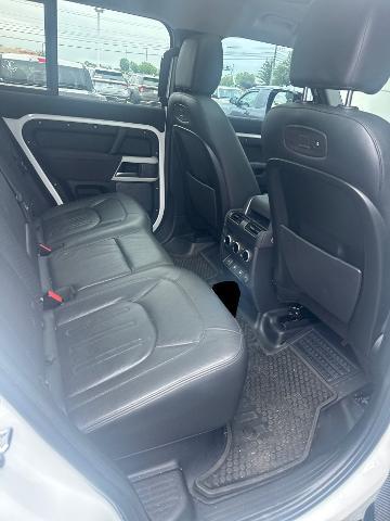 2022 Land Rover Defender 110 SE