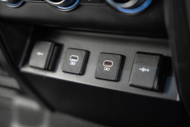 2022 Land Rover Defender 110 SE