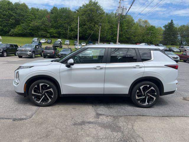 2024 Mitsubishi Outlander Unknown