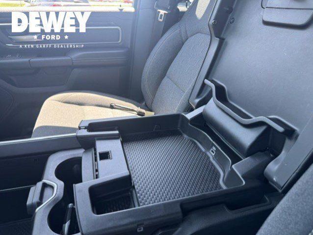 2019 Ram 1500 Big Horn/Lone Star Crew Cab 4x4 5'7" Box