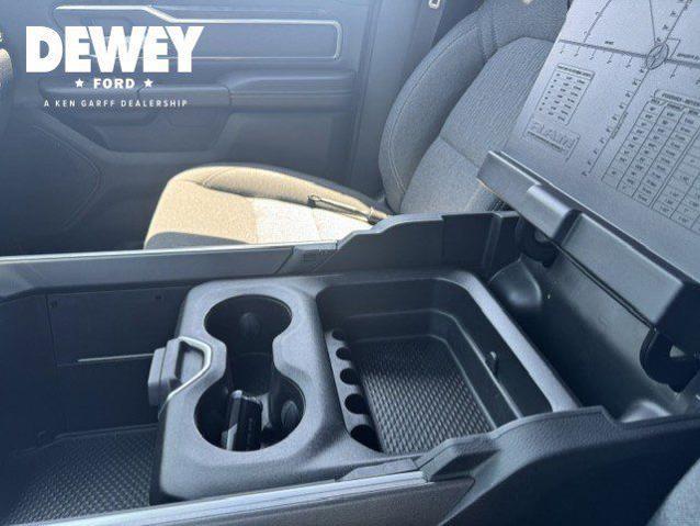 2019 Ram 1500 Big Horn/Lone Star Crew Cab 4x4 5'7" Box