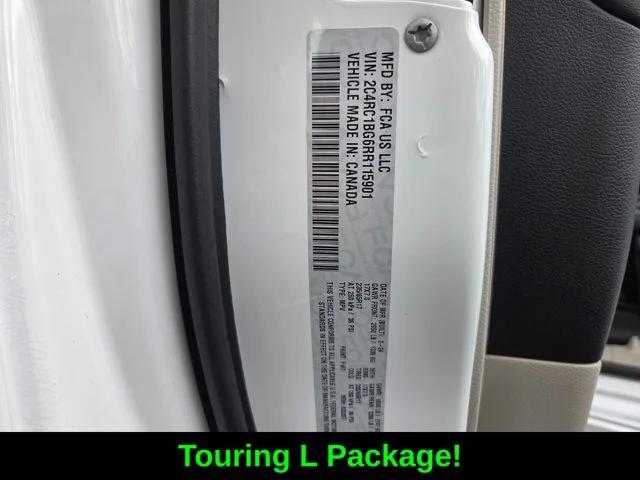 2024 Chrysler Pacifica Touring L