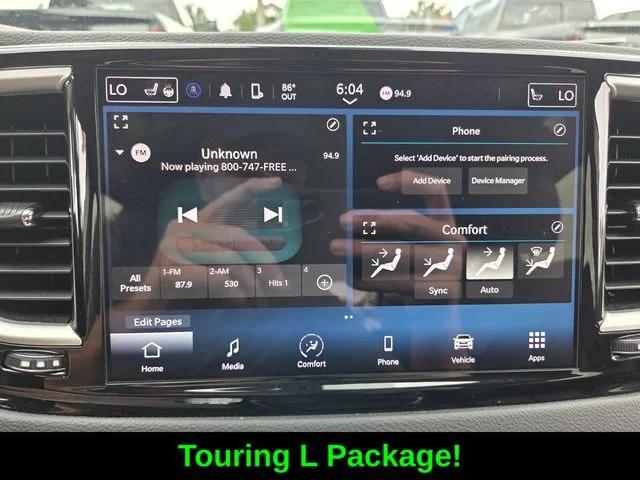2024 Chrysler Pacifica Touring L