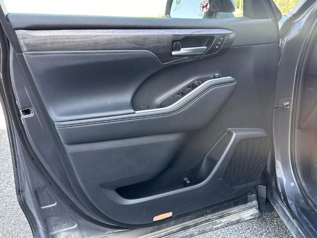 2024 Toyota Highlander Platinum
