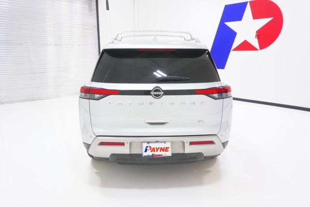 2022 Nissan Pathfinder SL 2WD