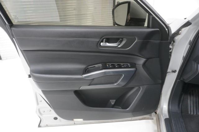 2022 Nissan Pathfinder SL 2WD