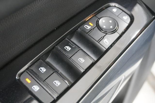 2022 Nissan Pathfinder SL 2WD