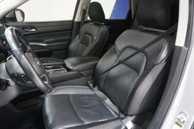 2022 Nissan Pathfinder SL 2WD