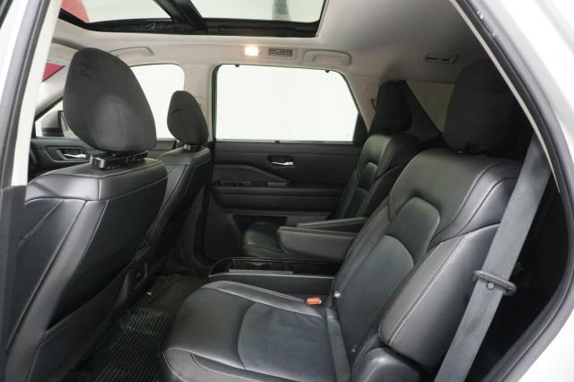 2022 Nissan Pathfinder SL 2WD