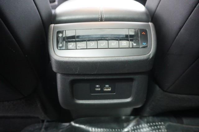 2022 Nissan Pathfinder SL 2WD