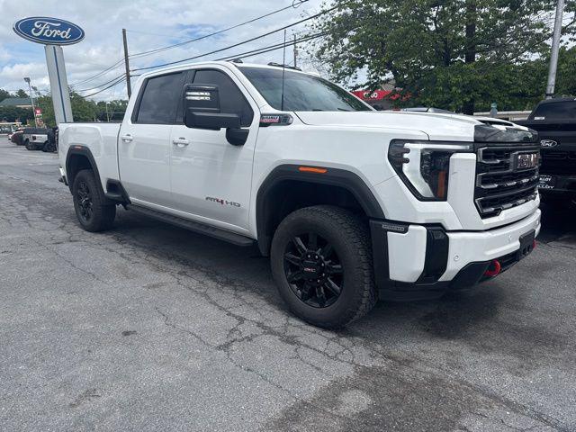 2025 GMC Sierra 2500HD 4WD Crew Cab Standard Bed AT4