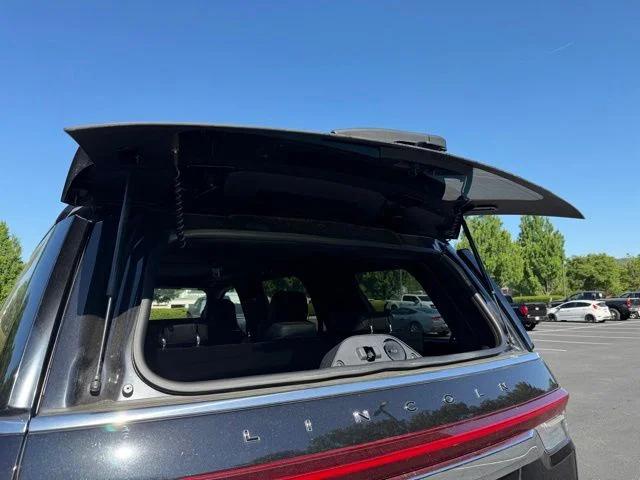 2022 Lincoln Navigator Black Label