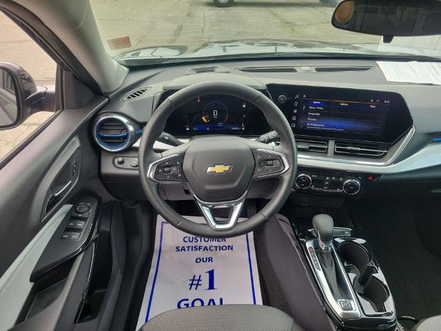 2025 Chevrolet Trax FWD LT
