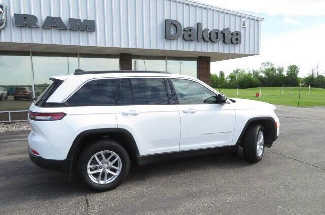 2024 Jeep Grand Cherokee Laredo X 4x4