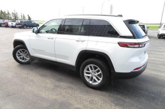 2024 Jeep Grand Cherokee Laredo X 4x4