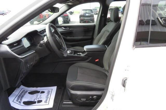 2024 Jeep Grand Cherokee Laredo X 4x4