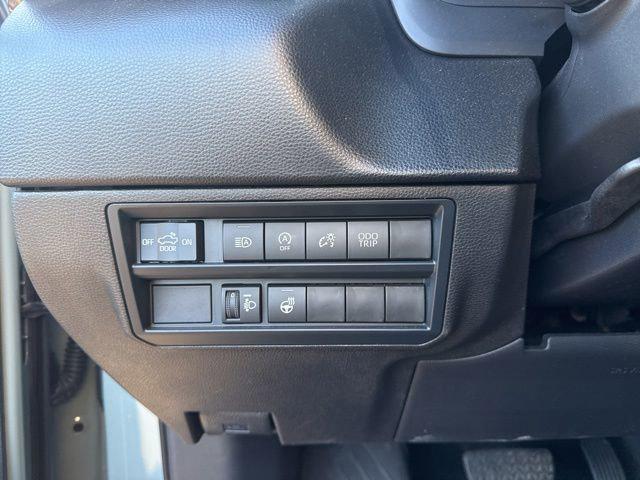 2026 Toyota Tundra SR5 CrewMax 5.5' Bed