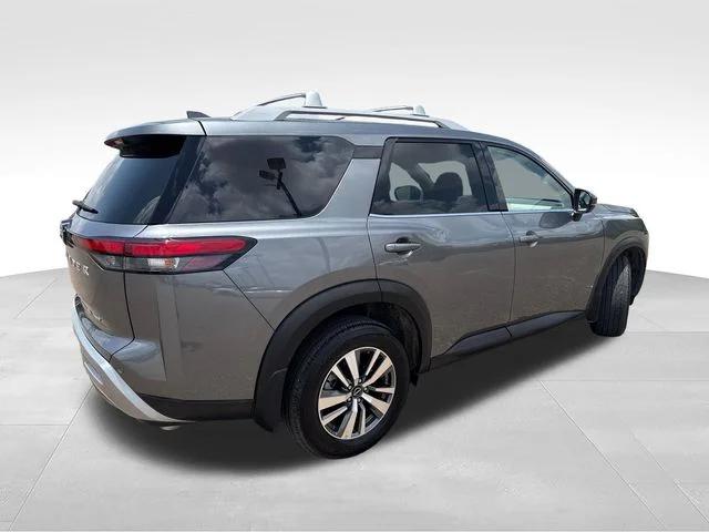 2025 Nissan Pathfinder SL 4WD